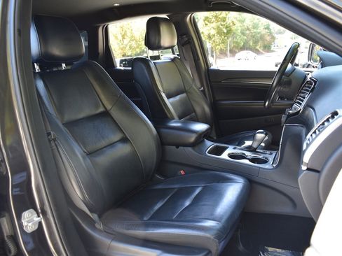 Used 2019 Jeep Grand Cherokee Limited image 28