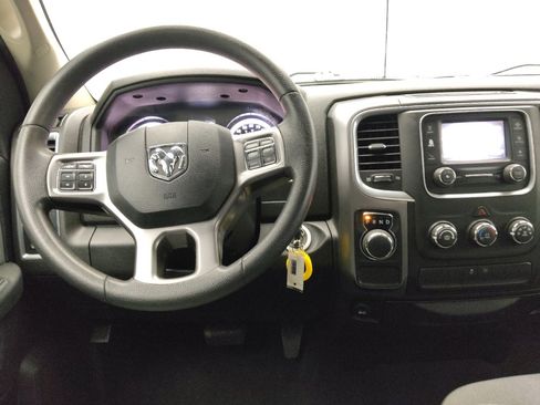 Used 2021 RAM 1500 Classic SLT RWD image 22