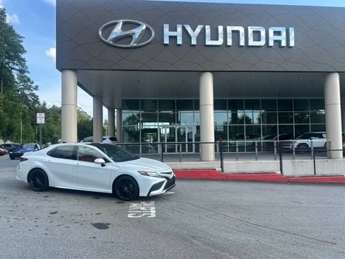 Used 2021 Toyota Camry XSE FWD image 1