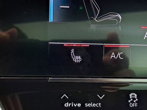 Used 2022 Audi S6 Premium Plus w/ S Sport Package image 40