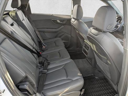 Used 2025 Audi Q7 3.0T Premium Plus image 22