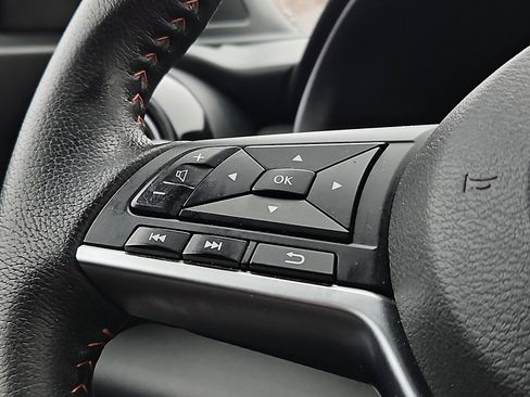 Certified 2020 Nissan Kicks SR w/ SR Premium Package image 19