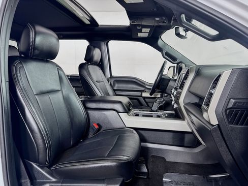 Used 2019 Ford F150 Lariat w/ Equipment Group 502A Luxury image 36