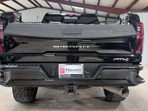 Used 2024 GMC Sierra 2500 AT4 w/ Technology Package AWD/4WD image 6