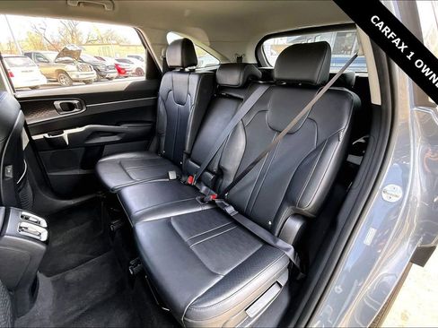 Used 2024 Kia Sorento S image 21