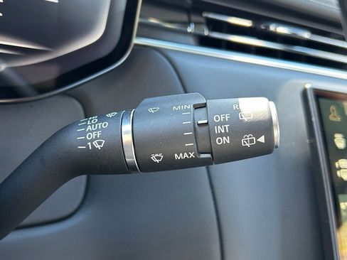 Used 2025 Land Rover Range Rover Sport SE image 52