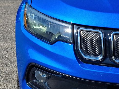 Certified 2022 Jeep Compass Limited AWD/4WD image 9