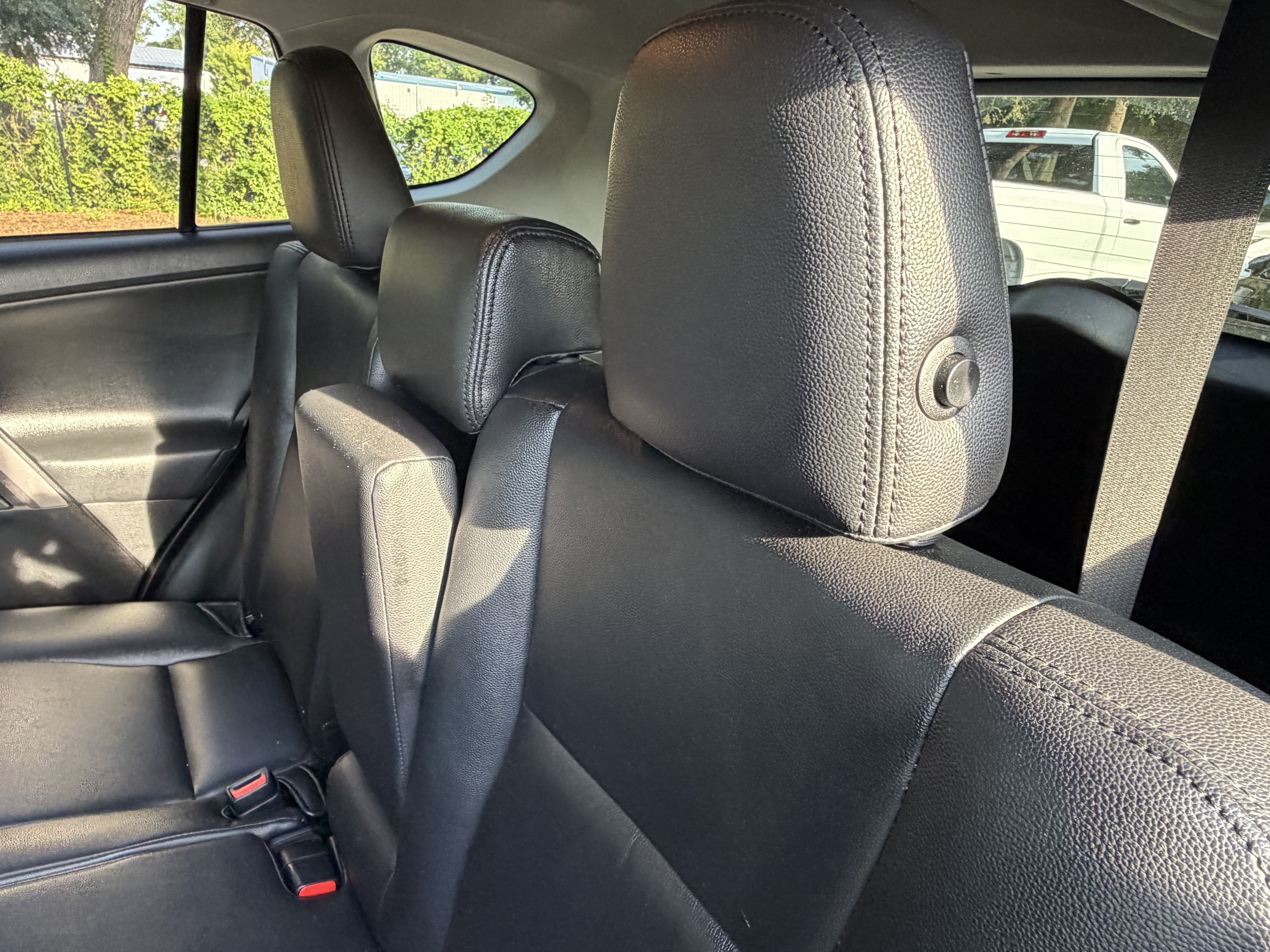 Used 2017 Toyota RAV4 LE FWD image 31