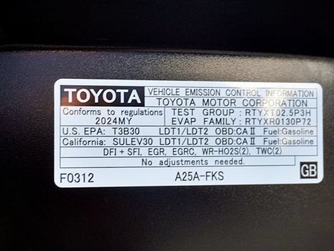 Used 2024 Toyota RAV4 XLE FWD image 35