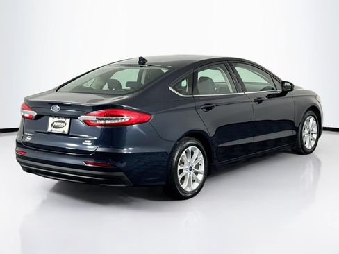 Used 2020 Ford Fusion SE FWD image 11