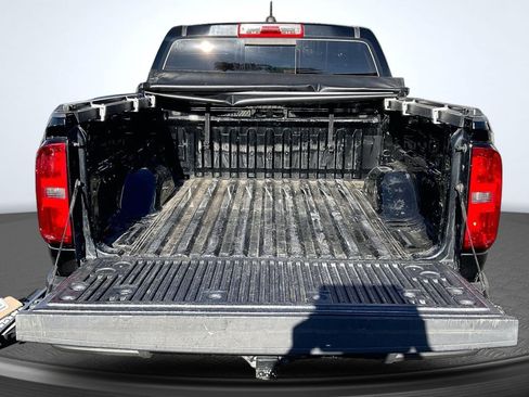 Used 2021 Chevrolet Colorado LT w/ Safety Package RWD image 18