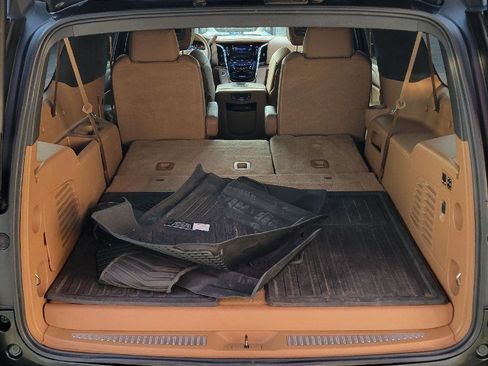 Used 2017 Cadillac Escalade ESV Platinum image 36