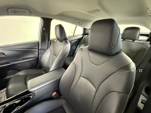 Used 2021 Toyota Prius Prime Limited image 5