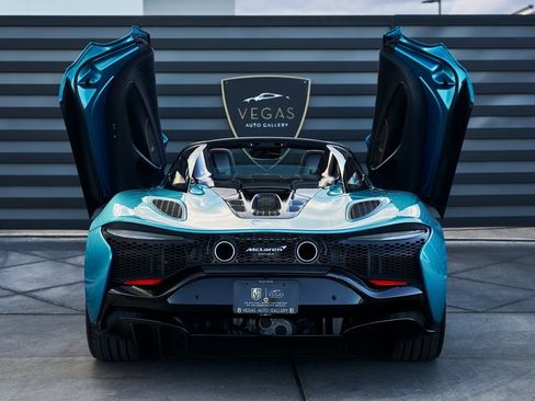 Used 2025 McLaren Artura Spider image 22