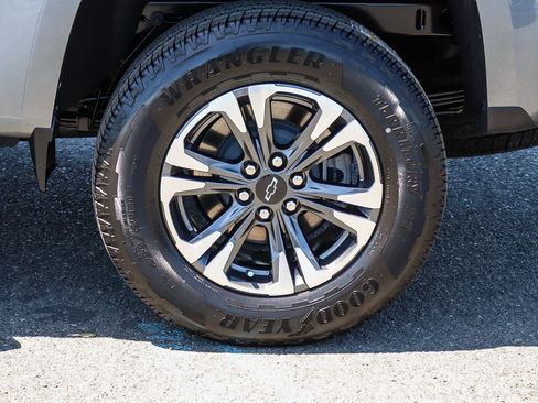 Used 2021 Chevrolet Colorado Z71 AWD/4WD image 13