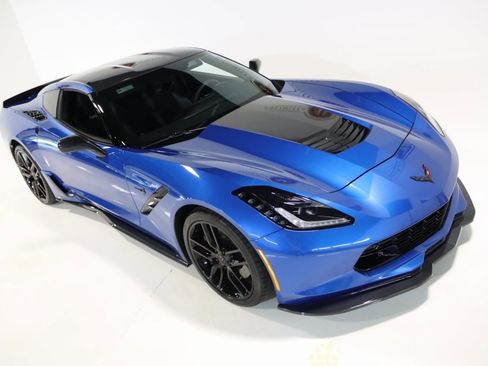 Used 2016 Chevrolet Corvette Stingray Coupe w/ Carbon Flash Badge Package image 80