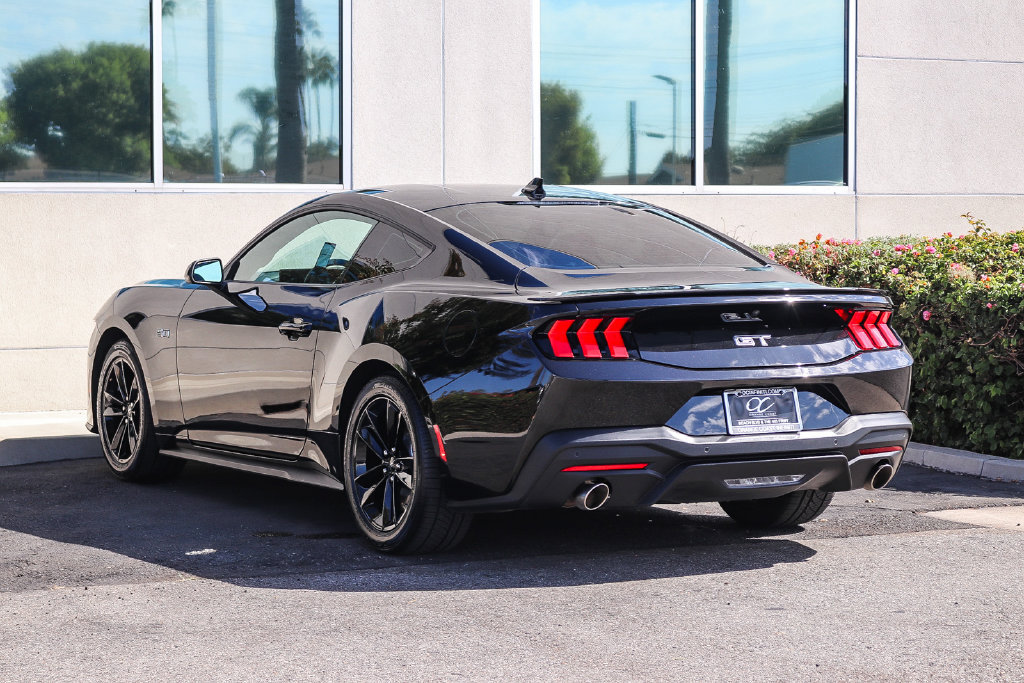 Used 2025 Ford Mustang GT RWD image 6