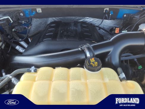 Used 2015 Ford F150 Lariat w/ Equipment Group 502A Luxury AWD/4WD image 22