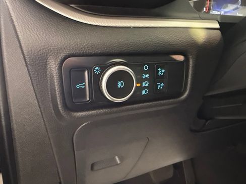 Used 2023 Ford Explorer XLT w/ XLT Sport Appearance Package AWD/4WD image 22