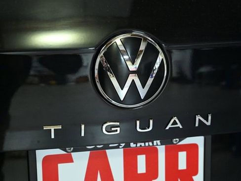 Used 2024 Volkswagen Tiguan SE AWD/4WD image 9