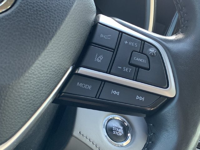 Used 2023 Toyota Highlander XLE FWD image 23