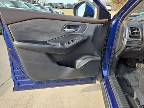 Certified 2023 Nissan Rogue SV image 11