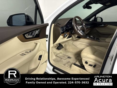 Used 2017 Audi Q7 3.0T Prestige AWD/4WD image 4