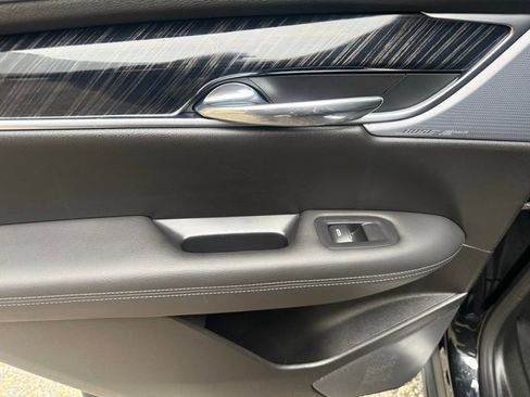 Used 2024 Cadillac XT6 Premium Luxury w/ Technology Package AWD/4WD image 16