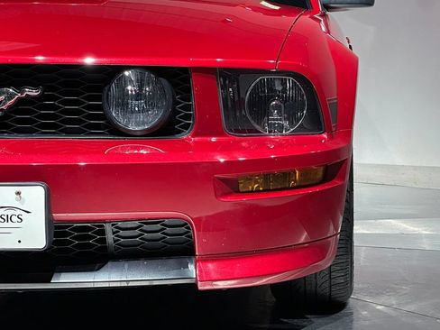 Used 2009 Ford Mustang GT RWD image 4