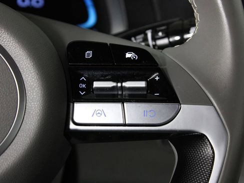 Used 2025 Hyundai Elantra Sport image 25