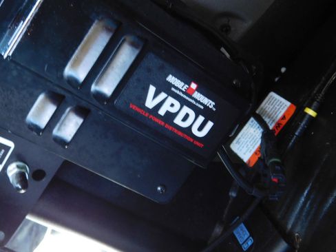 Used 2021 Chevrolet Express 2500 RWD image 17