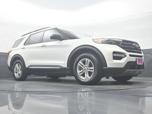 Used 2022 Ford Explorer XLT w/ Equipment Group 202A RWD image 26
