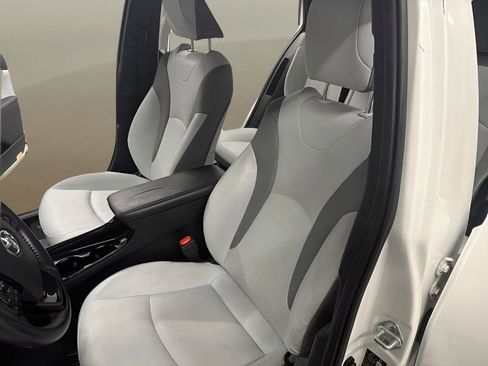 Used 2020 Toyota Prius Prime XLE FWD image 13