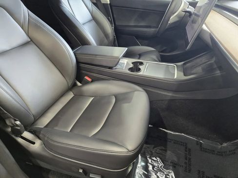 Used 2022 Tesla Model Y Long Range AWD/4WD image 7