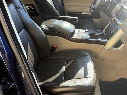 Used 2014 Land Rover Range Rover HSE image 32