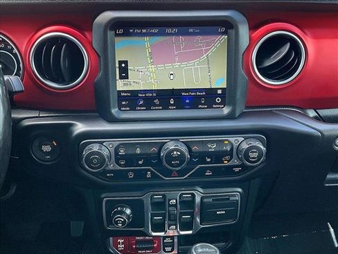 Used 2021 Jeep Gladiator Rubicon AWD/4WD image 8