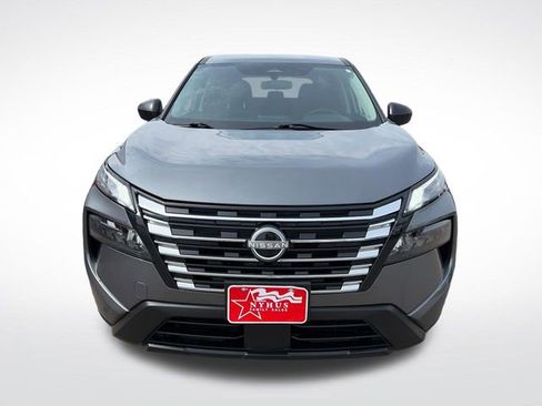 Used 2024 Nissan Rogue S AWD/4WD image 2