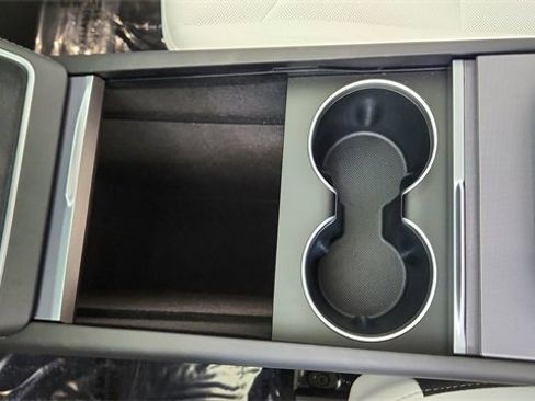 Used 2026 Tesla Model Y 2WD image 46