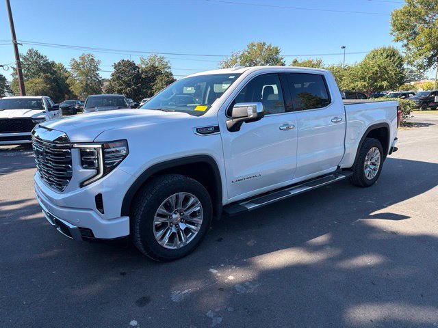 Used 2024 GMC Sierra 1500 Denali w/ Technology Package AWD/4WD image 8