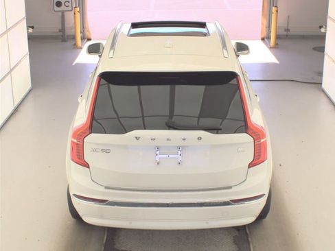 Certified 2024 Volvo XC90 T8 Ultimate AWD/4WD image 13