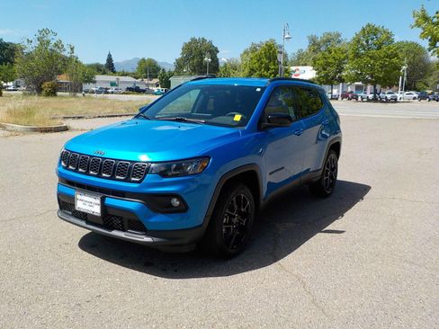 New 2025 Jeep Compass Latitude w/ Altitude Special Edition image 1