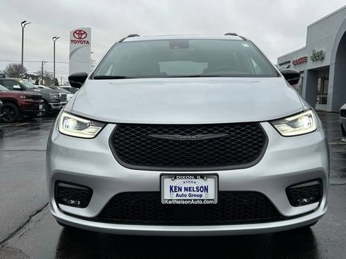 New 2026 Chrysler Pacifica Limited w/ S Appearance Package AWD/4WD image 2