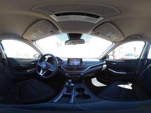 Used 2025 Nissan Altima 2.5 SV image 43