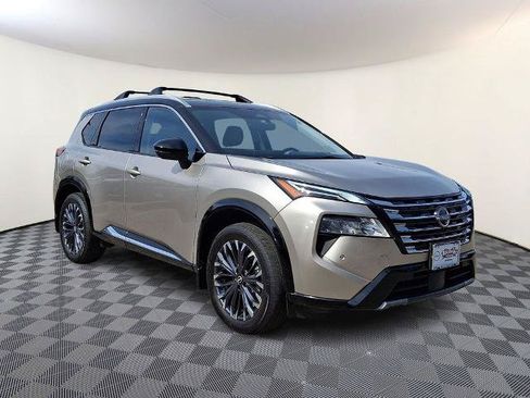 Certified 2025 Nissan Rogue Platinum w/ Platinum Premium Package AWD/4WD image 1