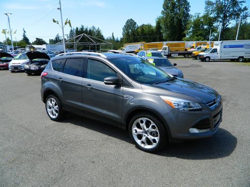 Used 2013 Ford Escape Titanium w/ Parking Technology Pkg AWD/4WD image 2