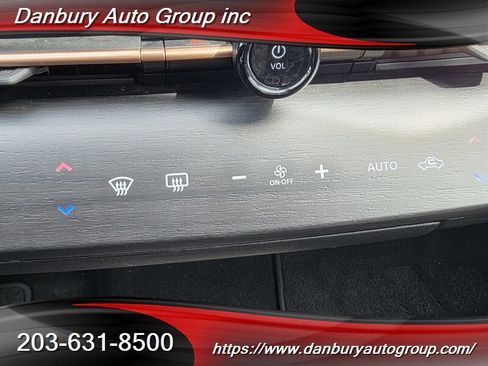 Used 2024 Nissan Ariya AWD image 16