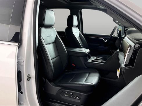 Used 2024 GMC Sierra 2500 Denali w/ Denali Reserve Package AWD/4WD image 9