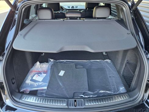 New 2026 Porsche Macan GTS image 27