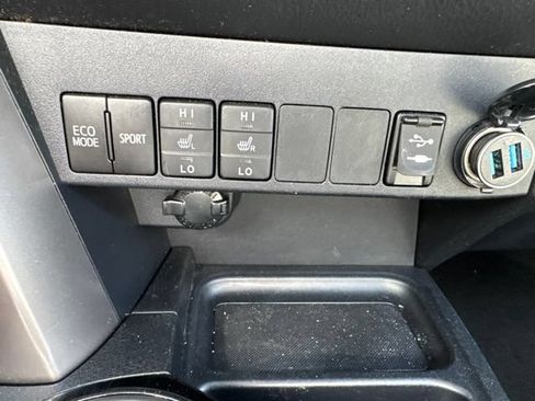 Used 2016 Toyota RAV4 Limited AWD/4WD image 15
