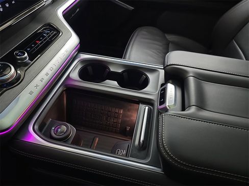 Used 2025 Ford Expedition Max Platinum w/ Driver's Package image 29